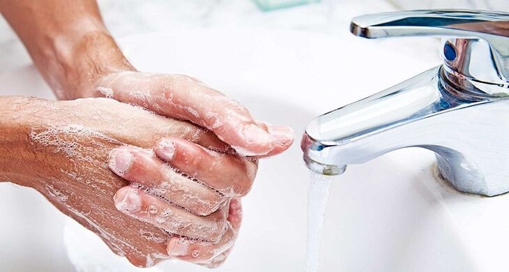 kézmosás a bőr alatti parazitákkal való fertőzés megelőzésére